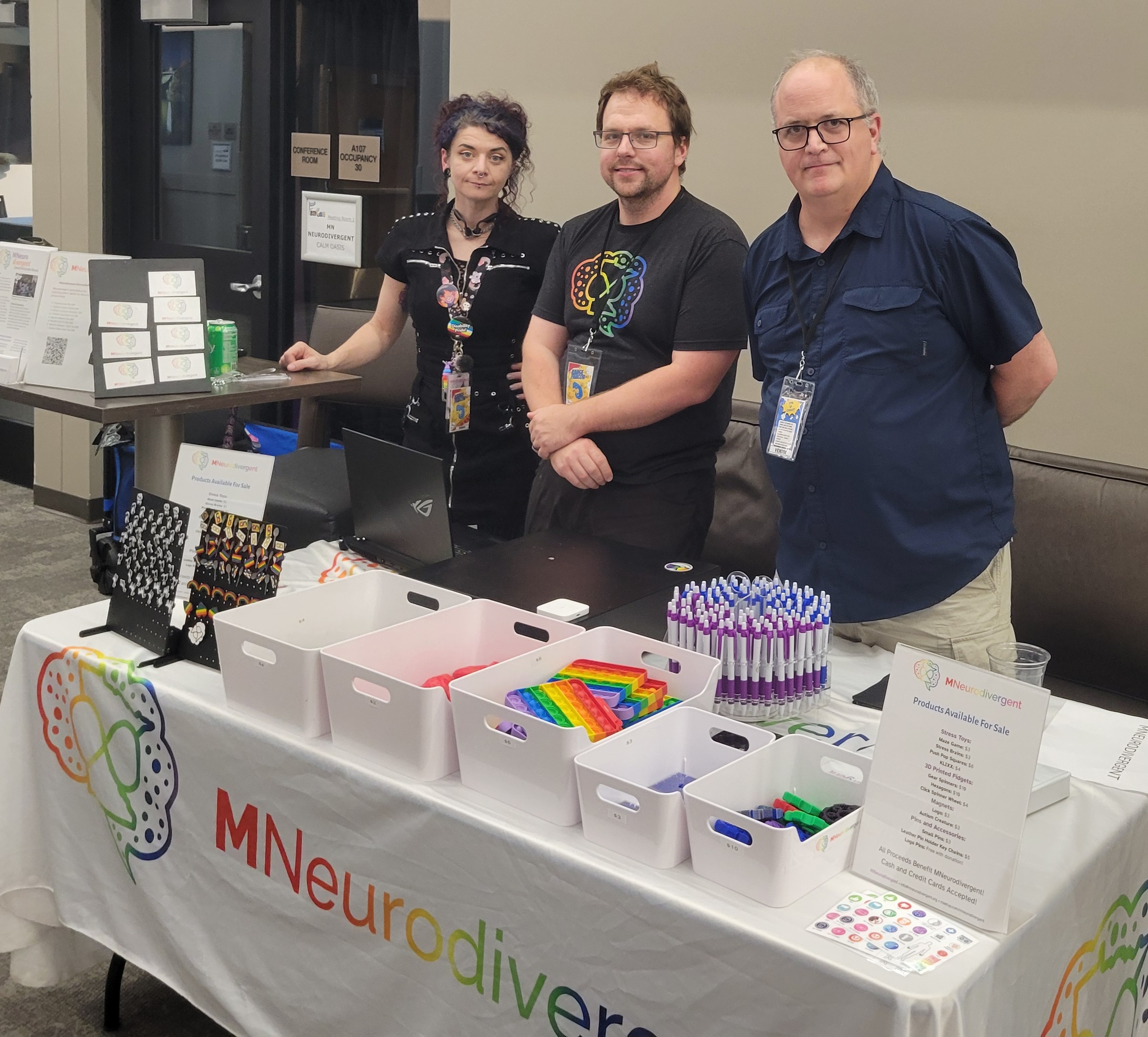MNeurodivergent tabling at Range FanCon.
